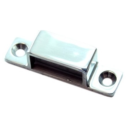 Horizontal striker plate for pin